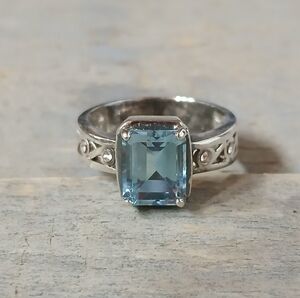 Vtg Emerald-Cut Blue Topaz Sterling Silver Ring 7.4 Grams Size 10